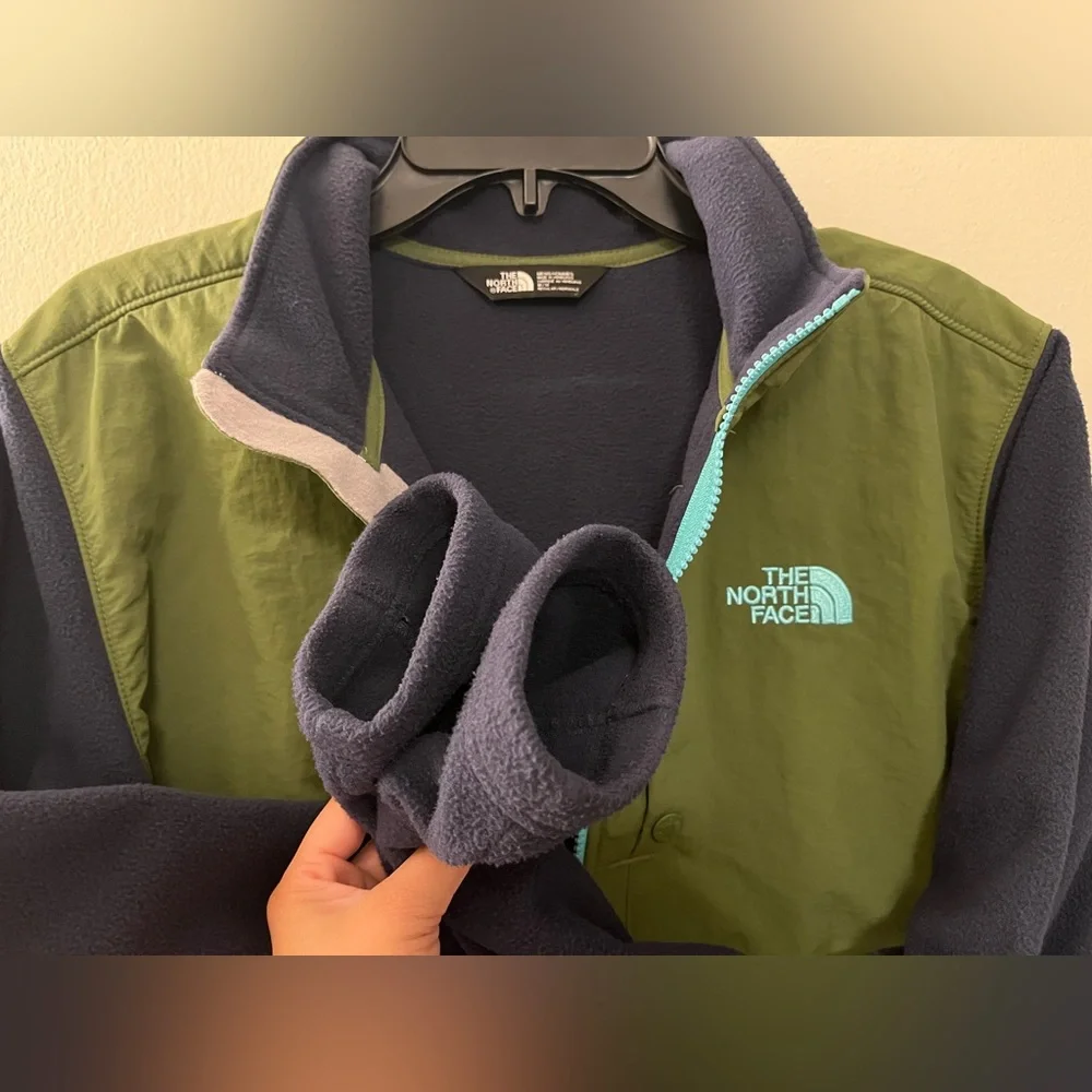 The North Face great 23”